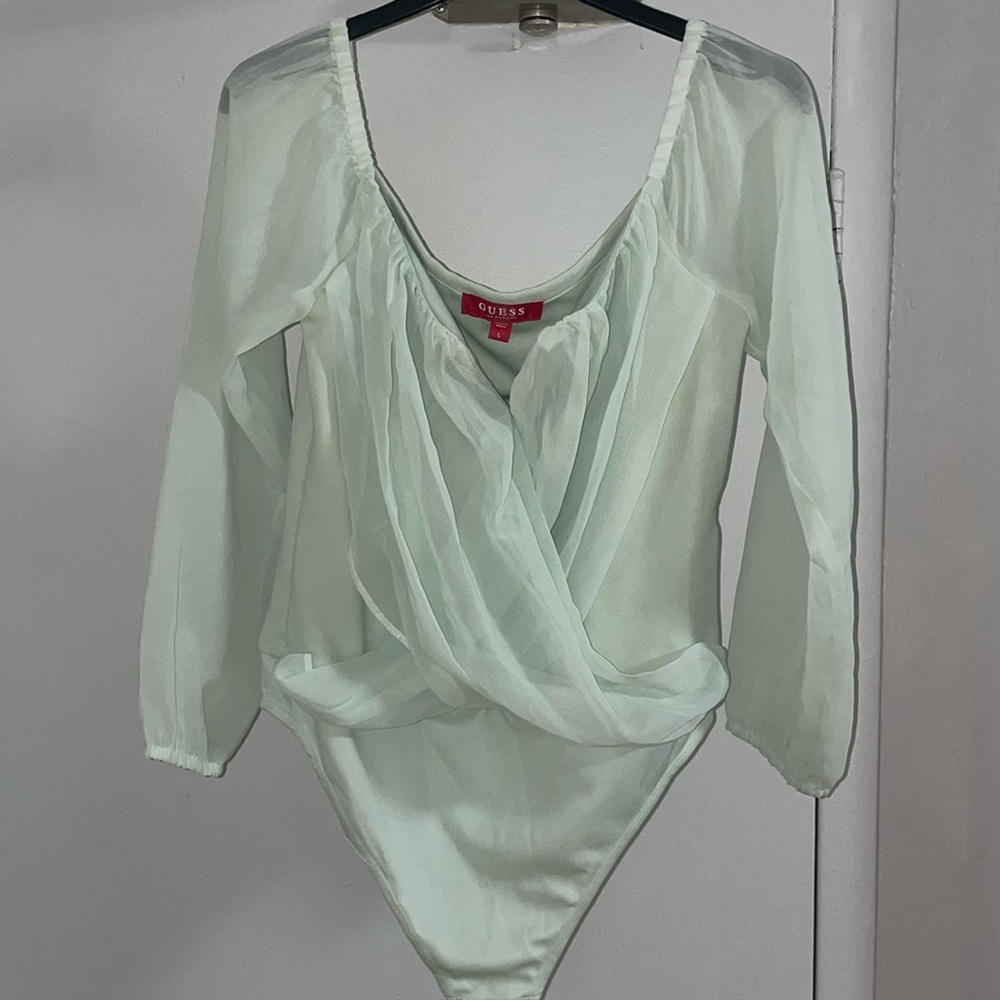Guess top